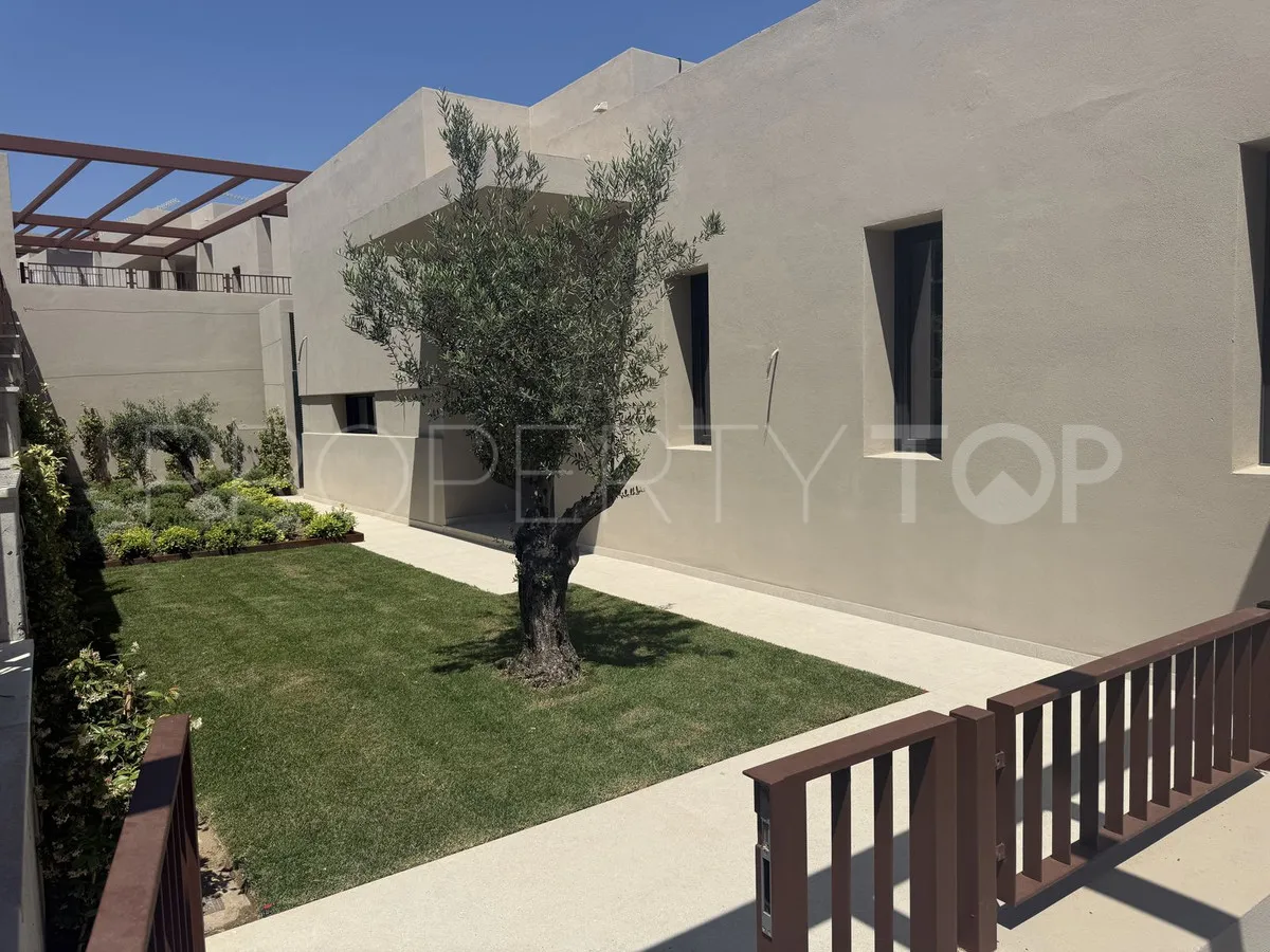 For sale villa in Benahavis with 3 bedrooms
