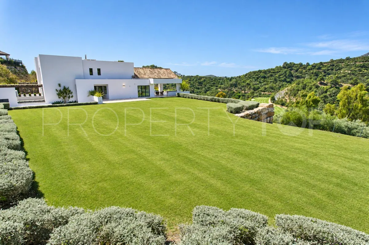 Los Arqueros villa for sale