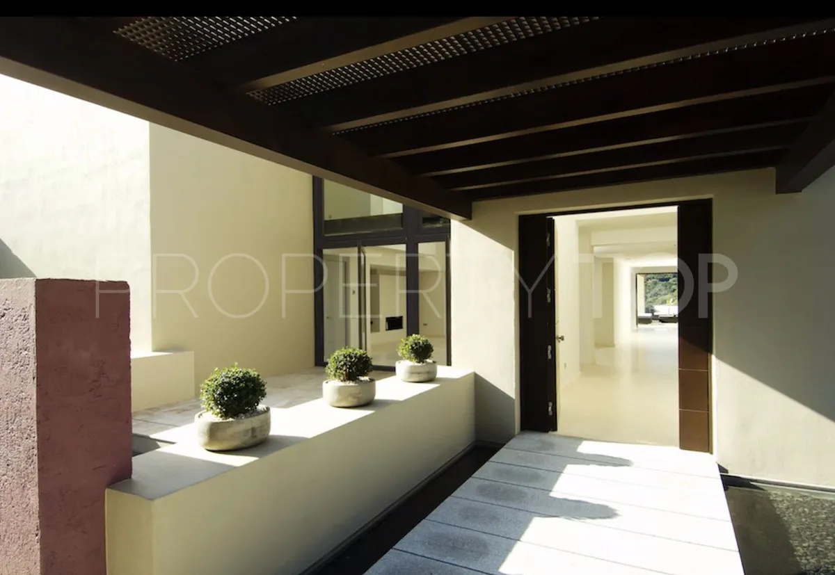 Los Arqueros villa for sale