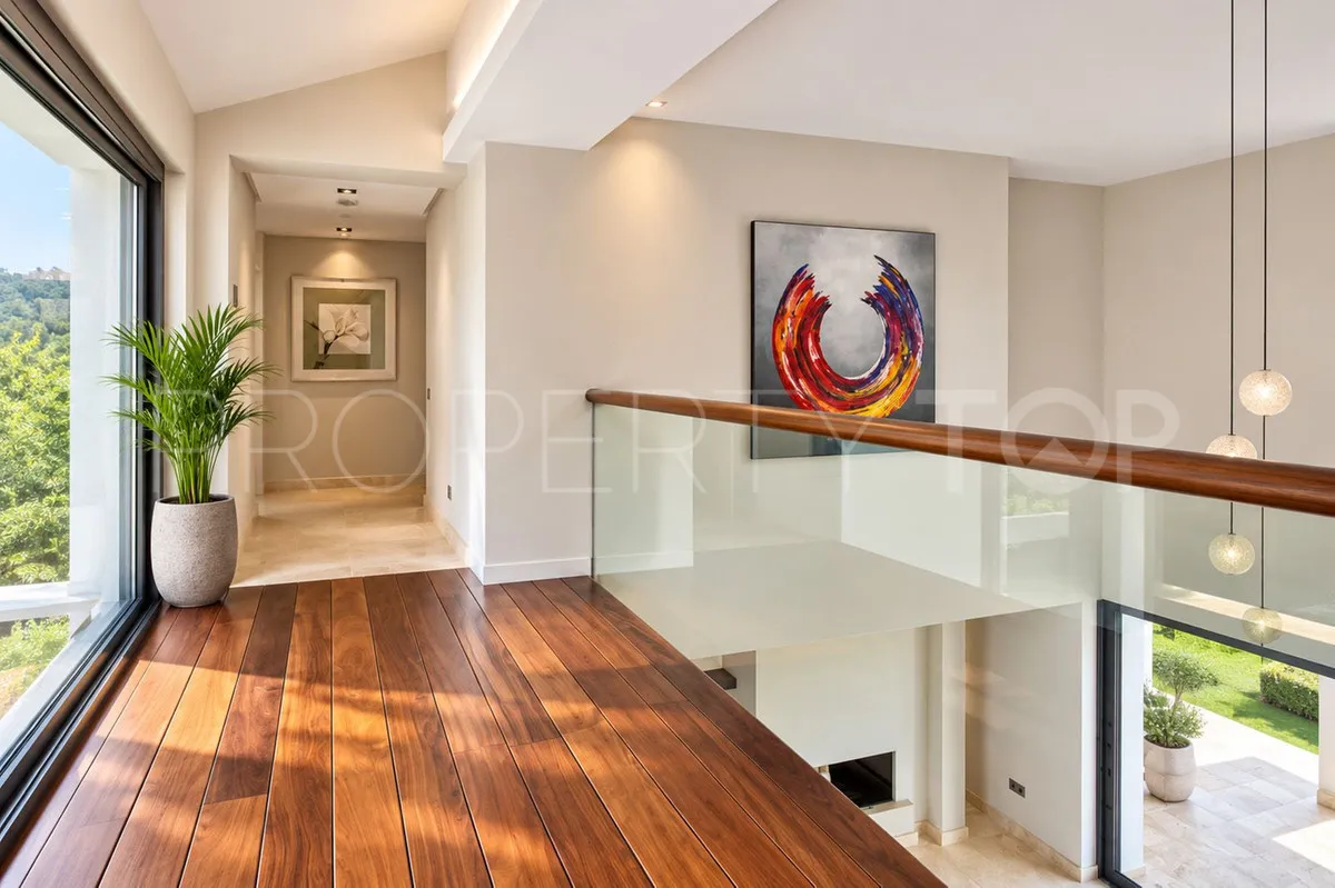 Los Arqueros villa for sale