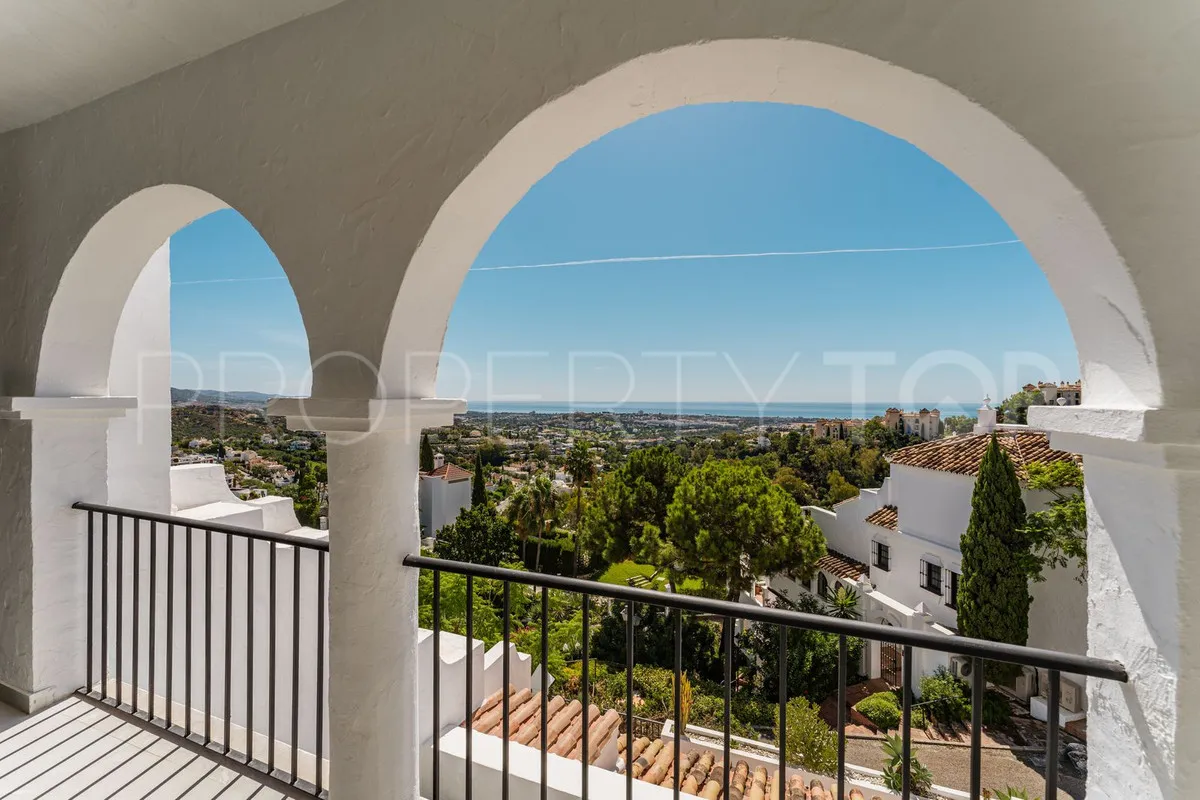 Apartment for sale in La Quinta with 3 bedrooms