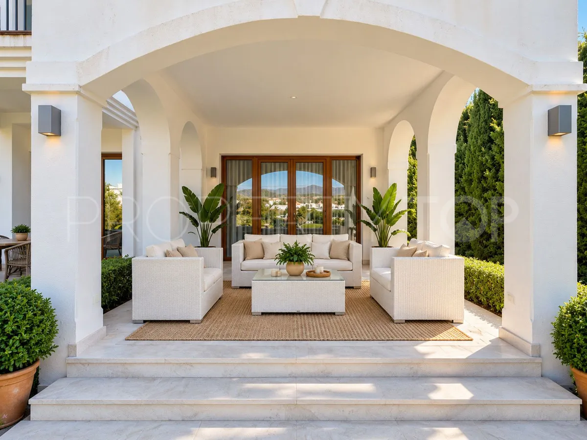 Villa de 4 dormitorios en venta en Selwo