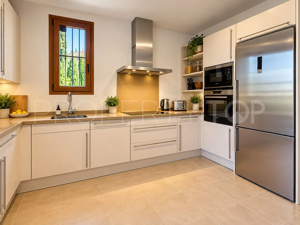 Villa de 4 dormitorios en venta en Selwo