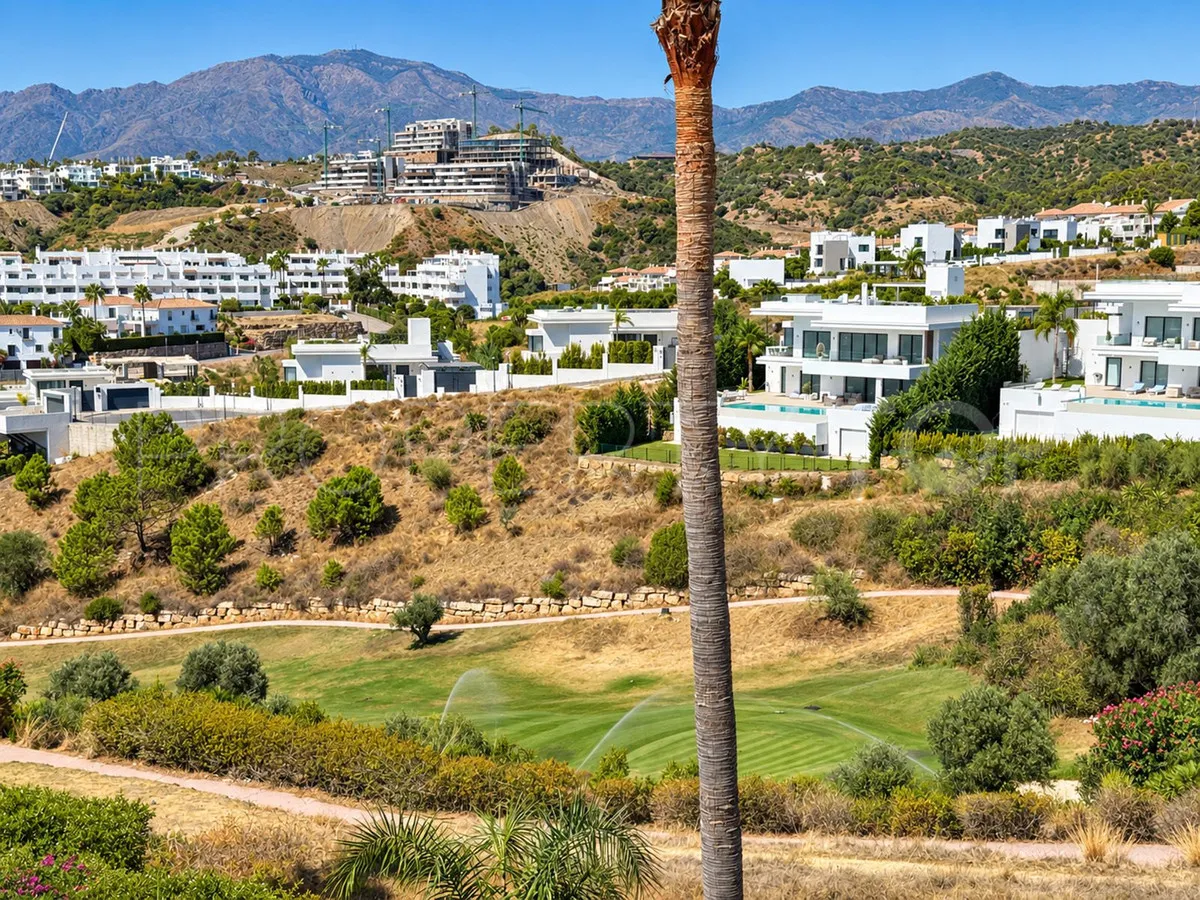 Villa de 4 dormitorios en venta en Selwo