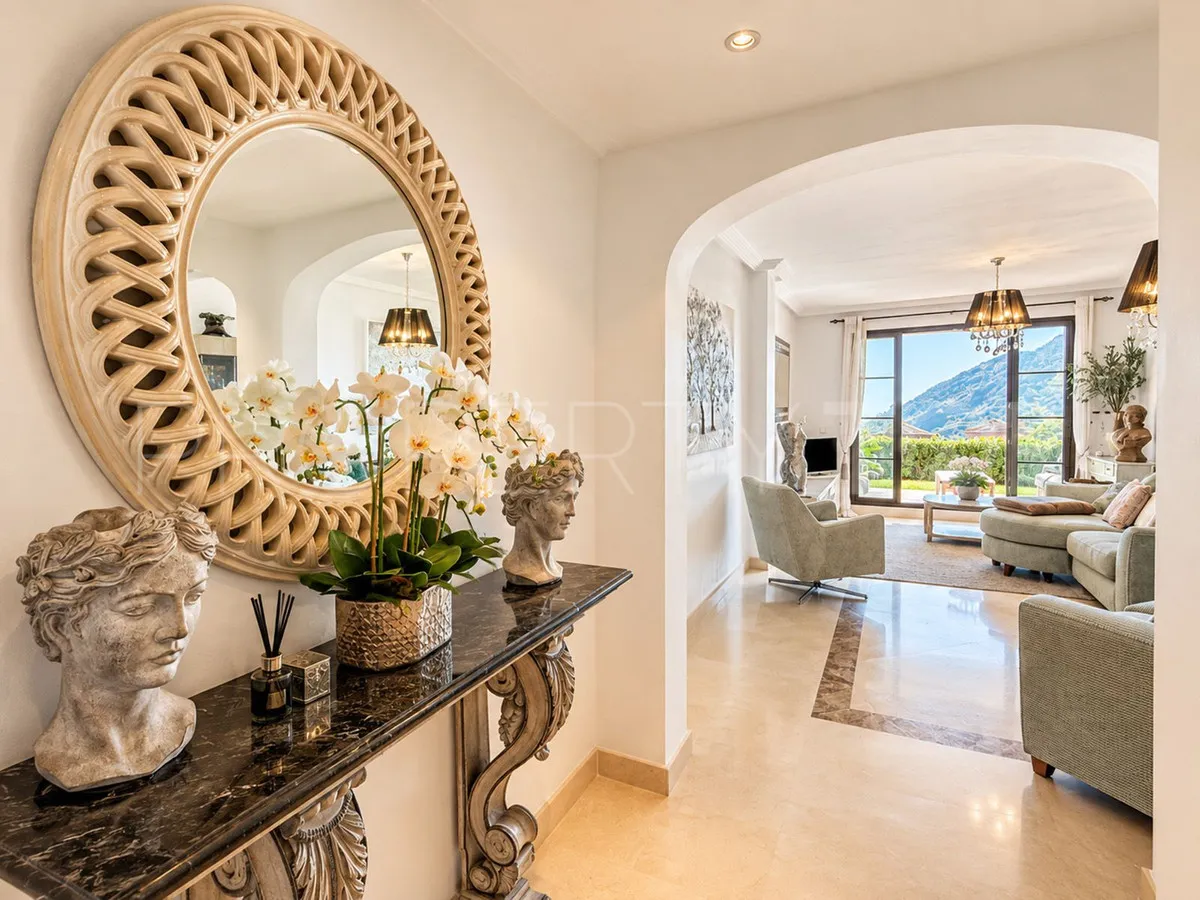 Los Arqueros ground floor apartment for sale