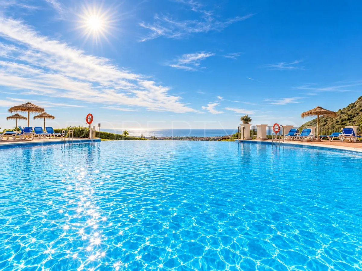 Los Arqueros ground floor apartment for sale