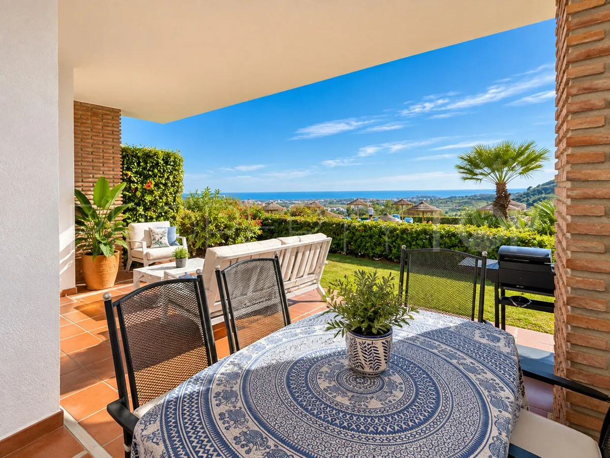 Los Arqueros ground floor apartment for sale