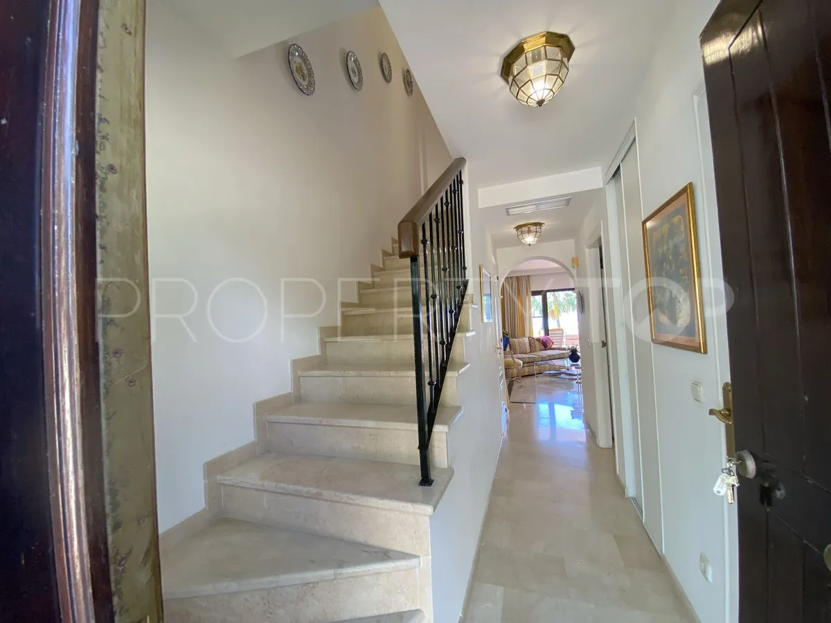 For sale town house in Los Arqueros