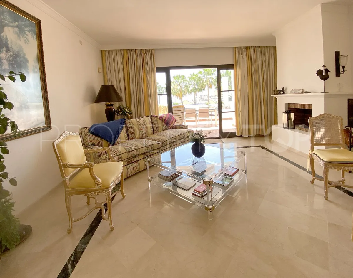 For sale town house in Los Arqueros