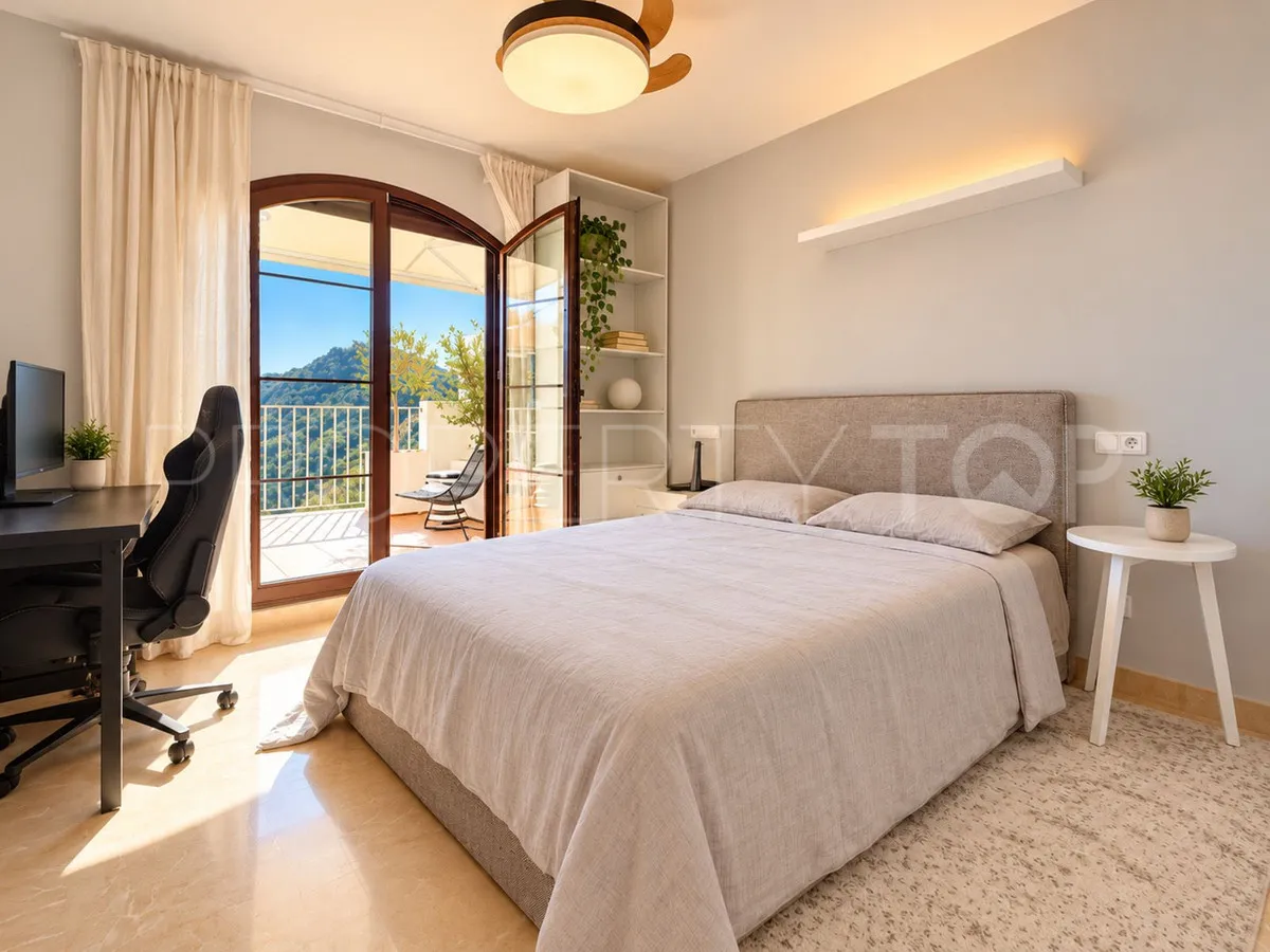 Ático con 3 dormitorios en venta en Los Arqueros