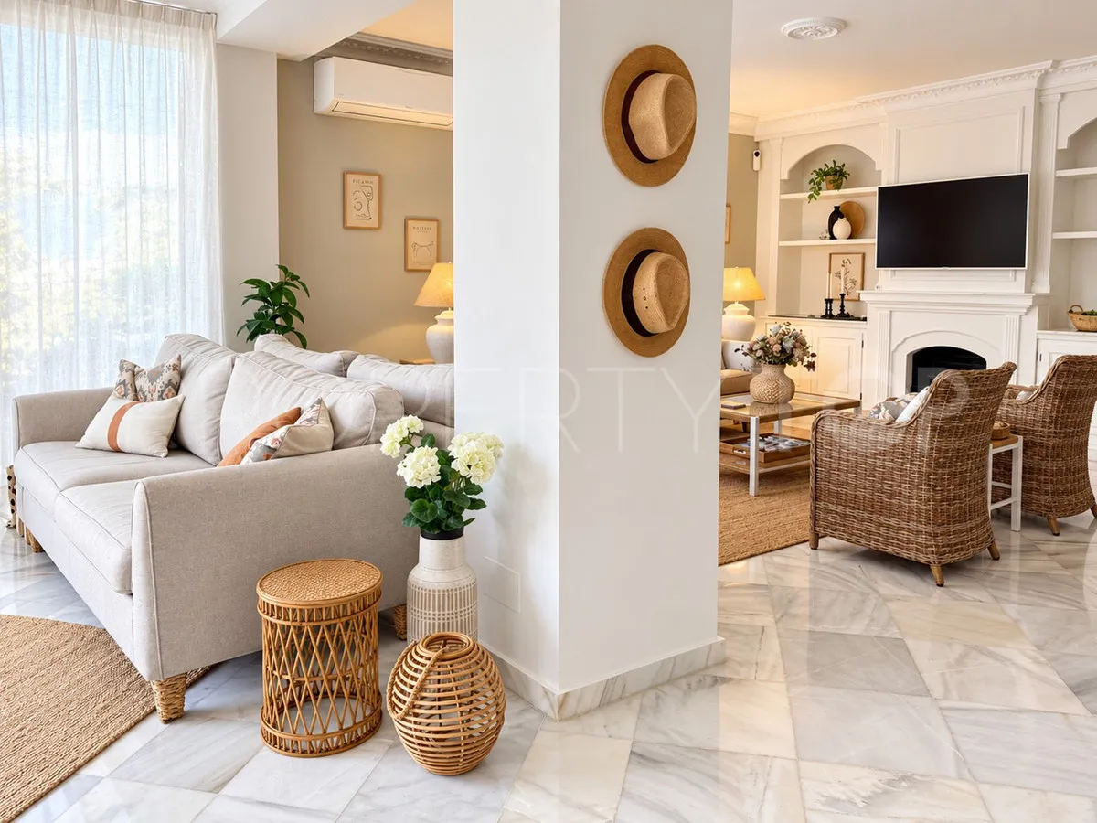 For sale town house in Nagüeles with 3 bedrooms
