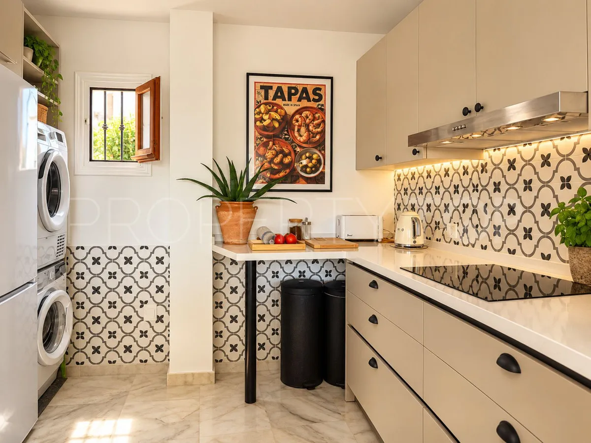 For sale town house in Nagüeles with 3 bedrooms