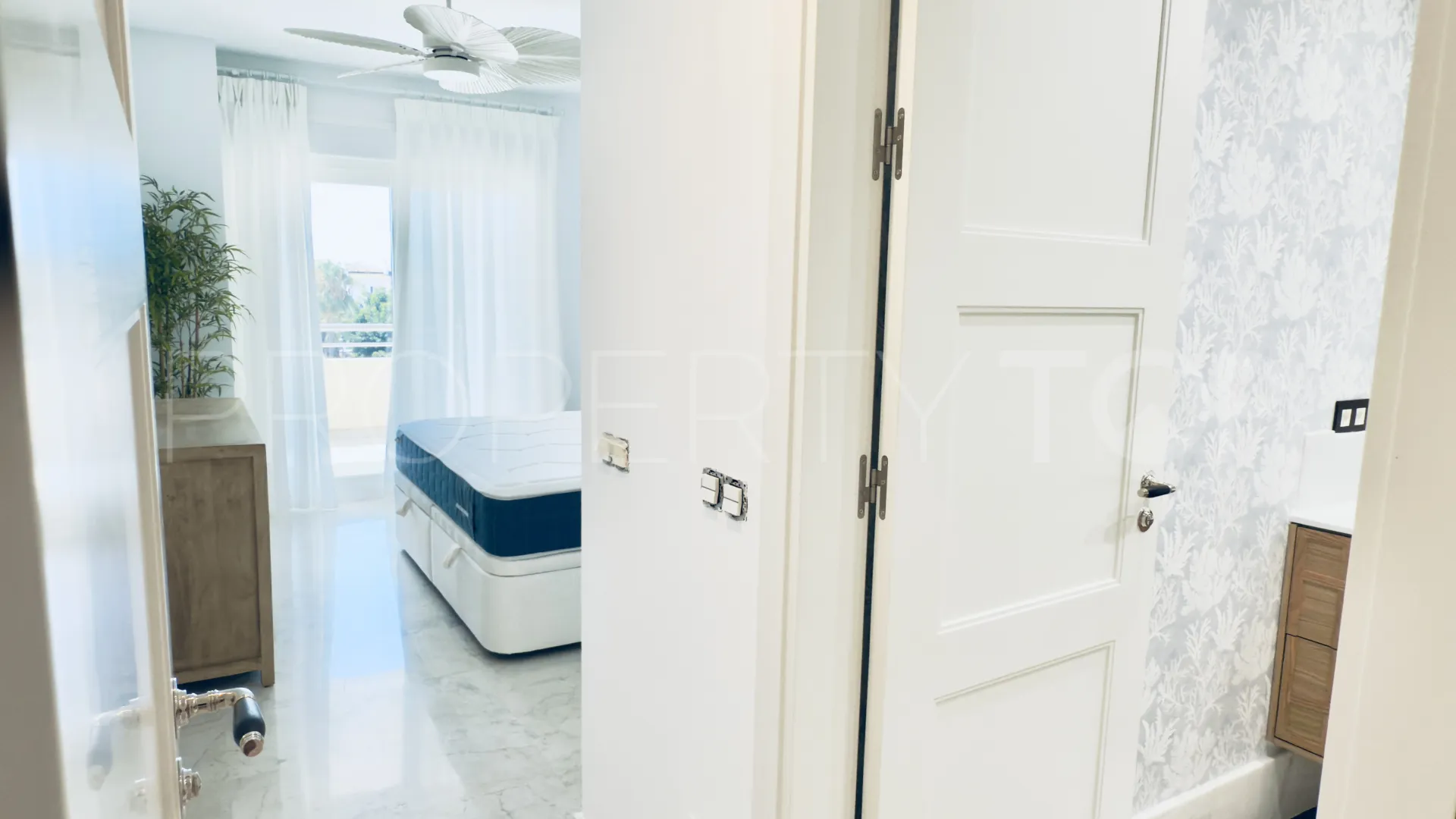 Marina Banus, apartamento con 3 dormitorios en venta