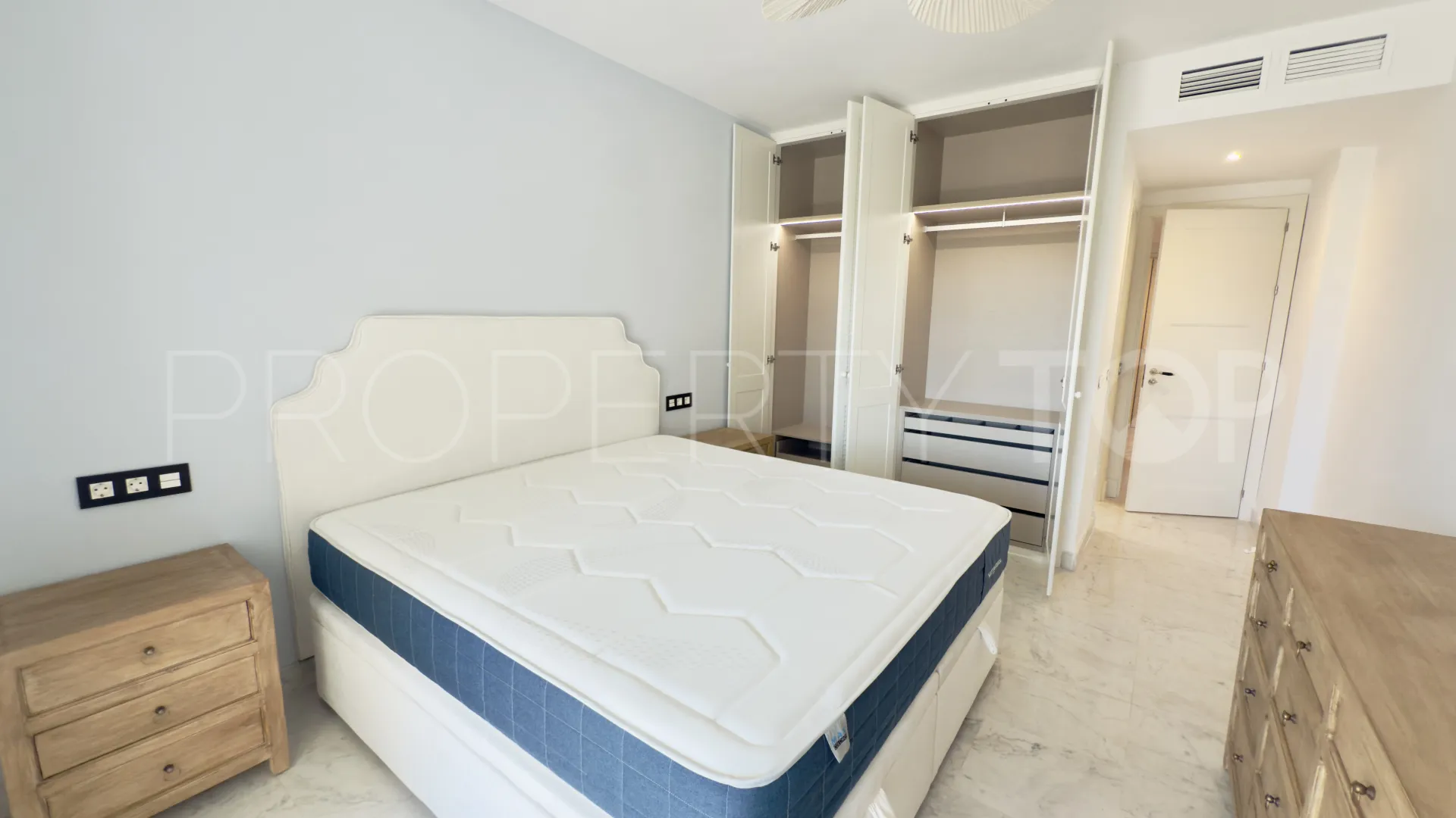 Marina Banus, apartamento con 3 dormitorios en venta