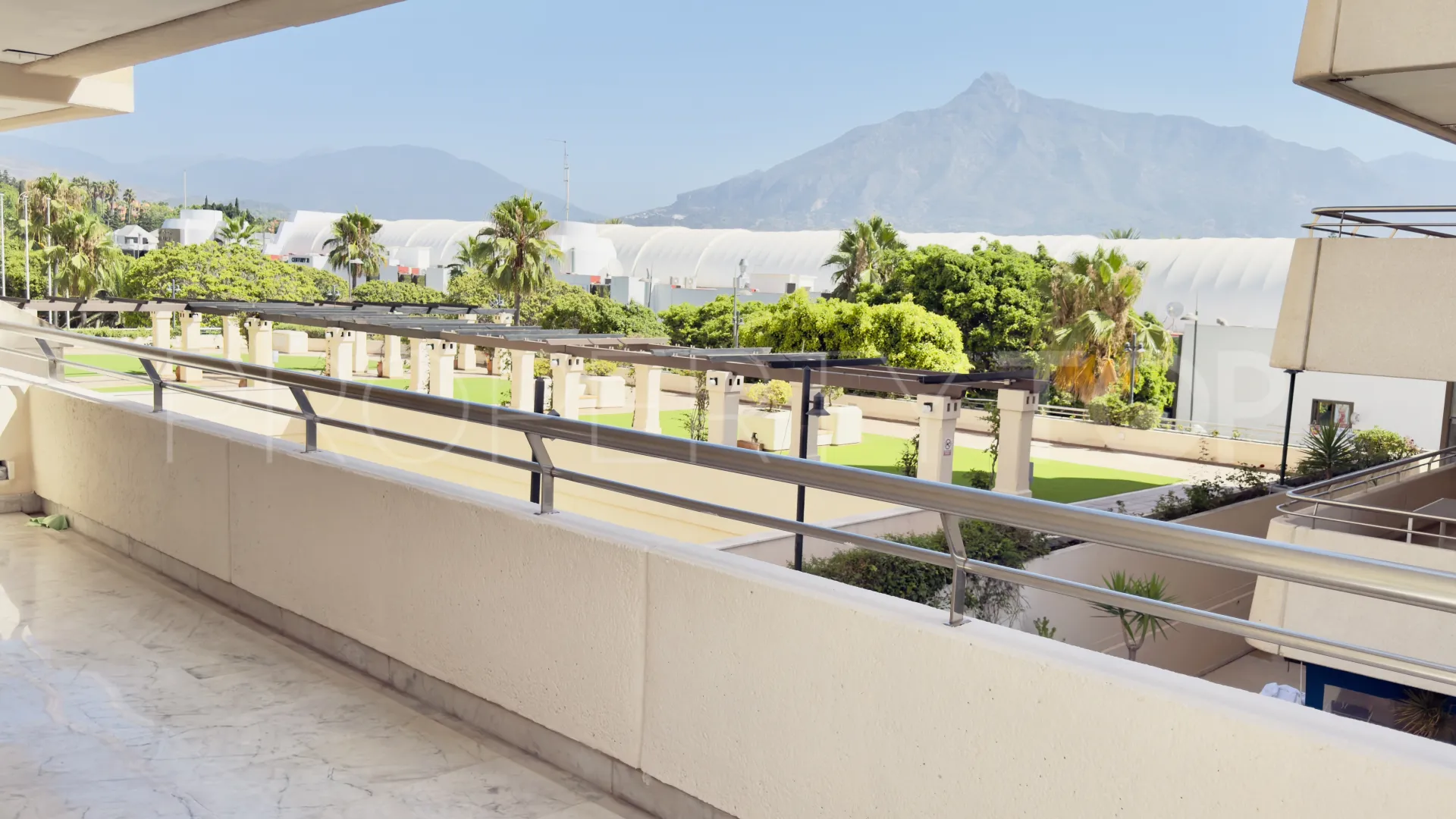 Marina Banus, apartamento con 3 dormitorios en venta