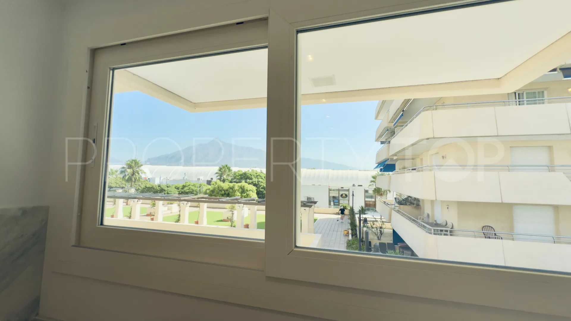 Marina Banus, apartamento con 3 dormitorios en venta