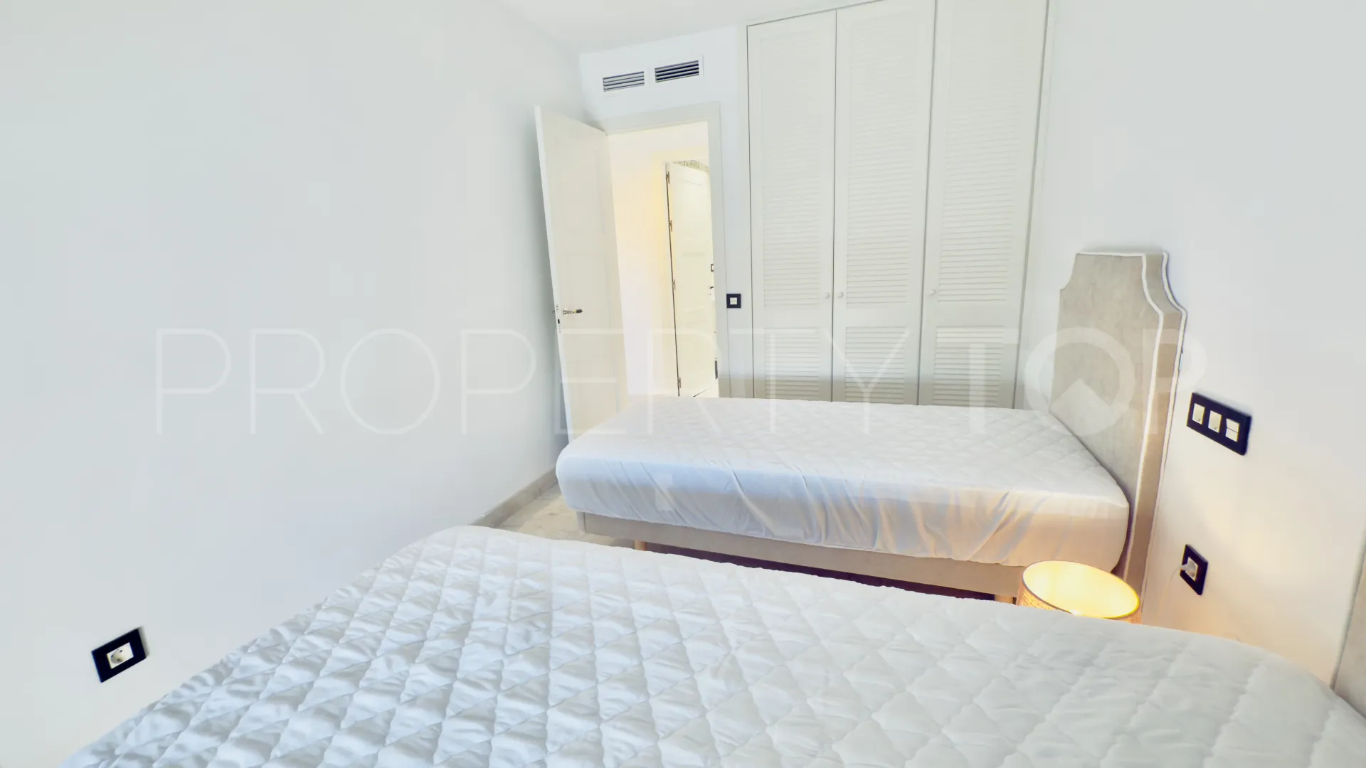 Marina Banus, apartamento con 3 dormitorios en venta