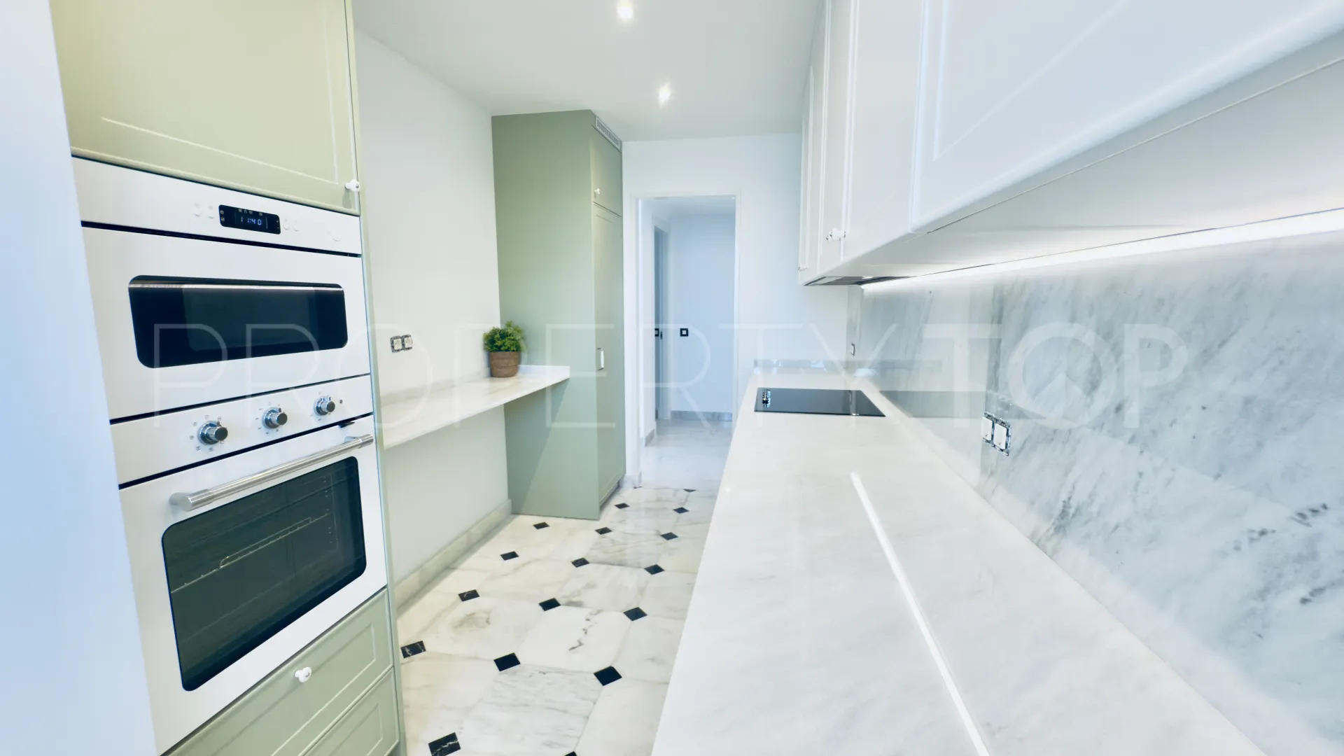 Marina Banus, apartamento con 3 dormitorios en venta