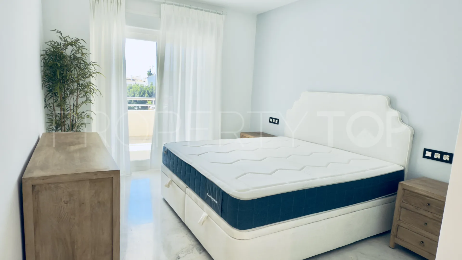 Marina Banus, apartamento con 3 dormitorios en venta