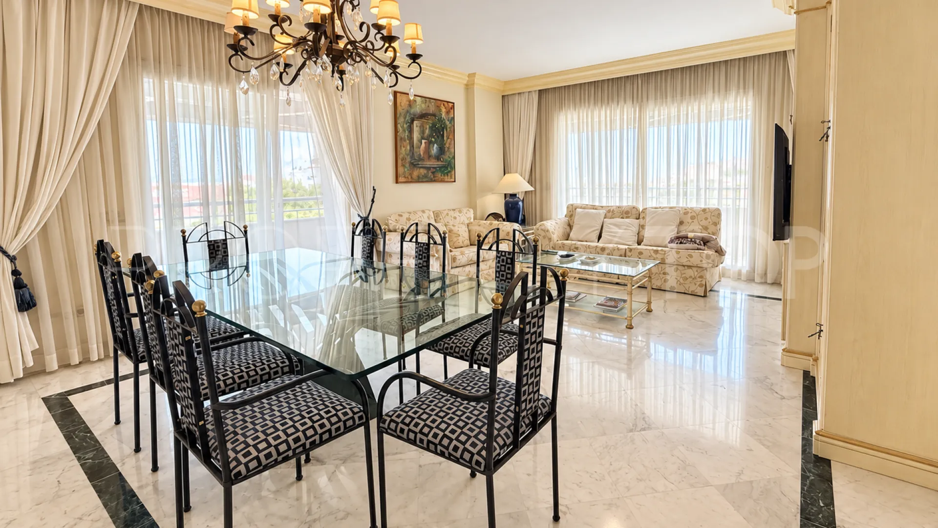 Apartment for sale in Marina Banus