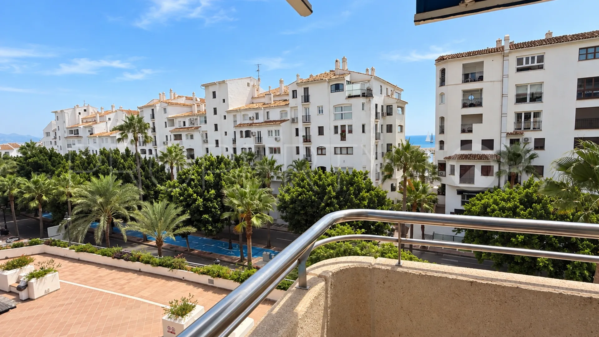 Apartment for sale in Marina Banus