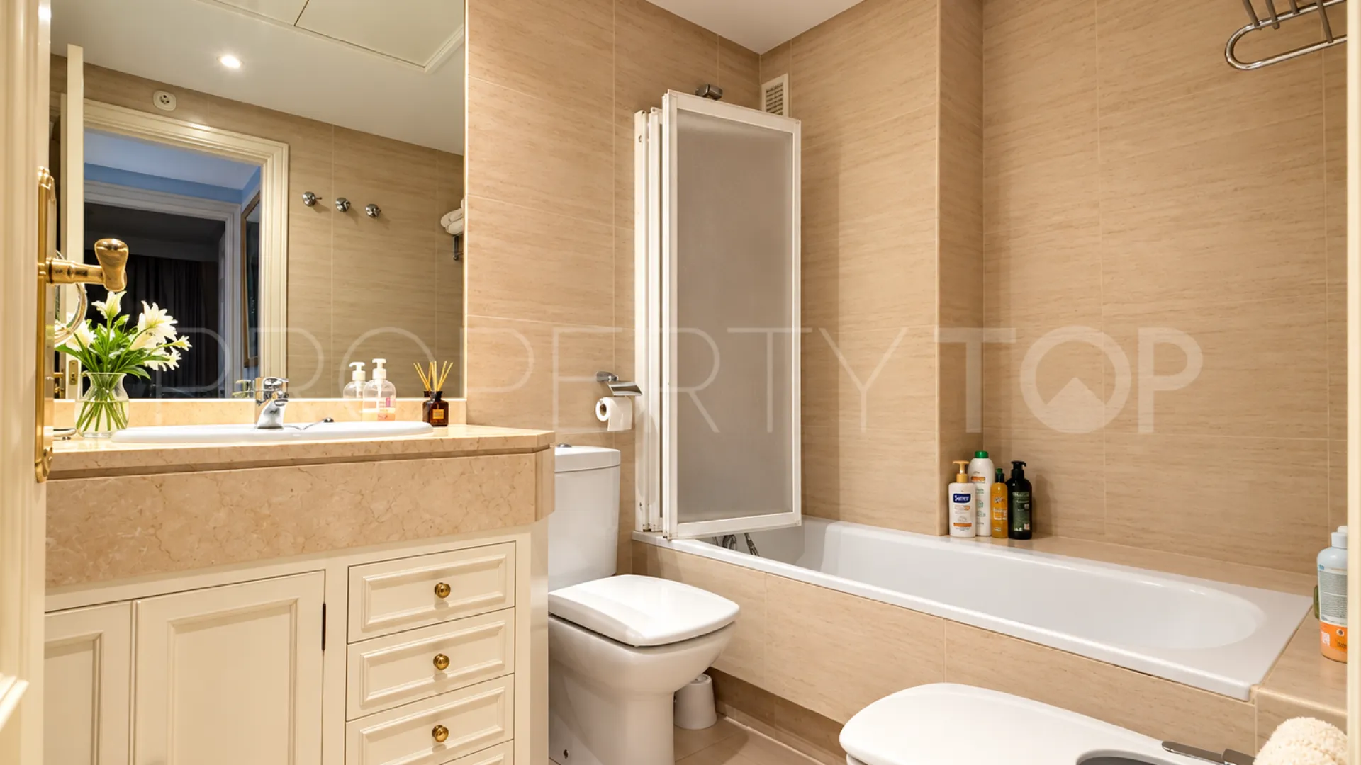 Apartment for sale in Marina Banus