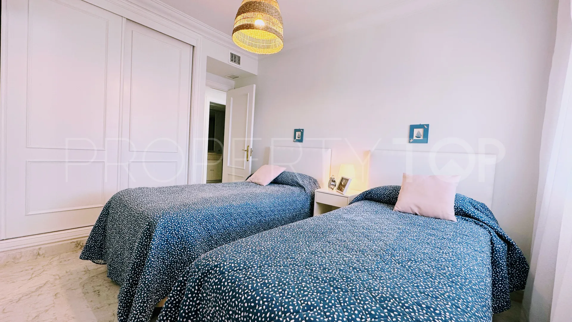Marina Banus apartment for sale