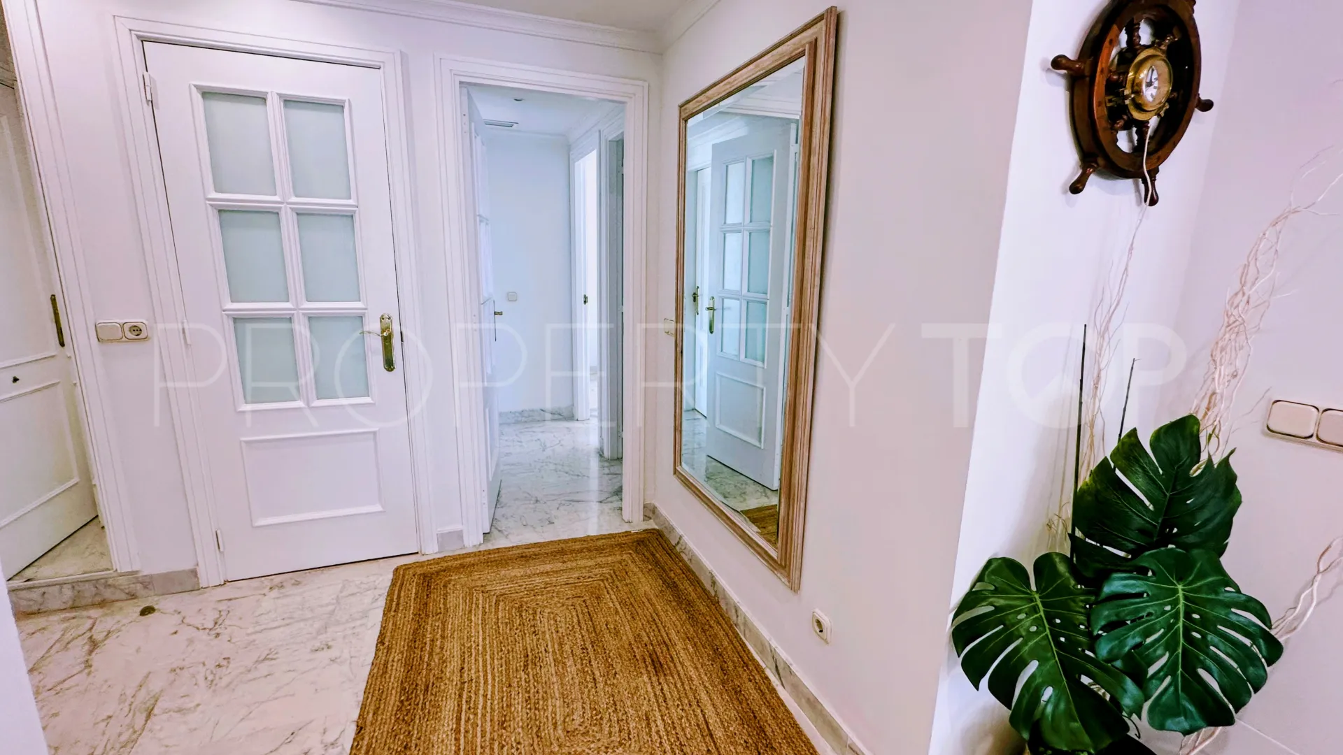 Marina Banus apartment for sale