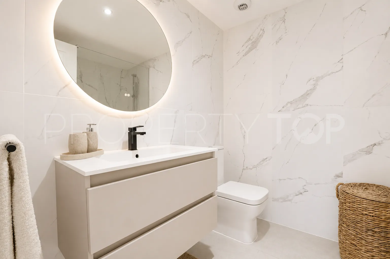 Duplex penthouse for sale in La Carihuela with 2 bedrooms