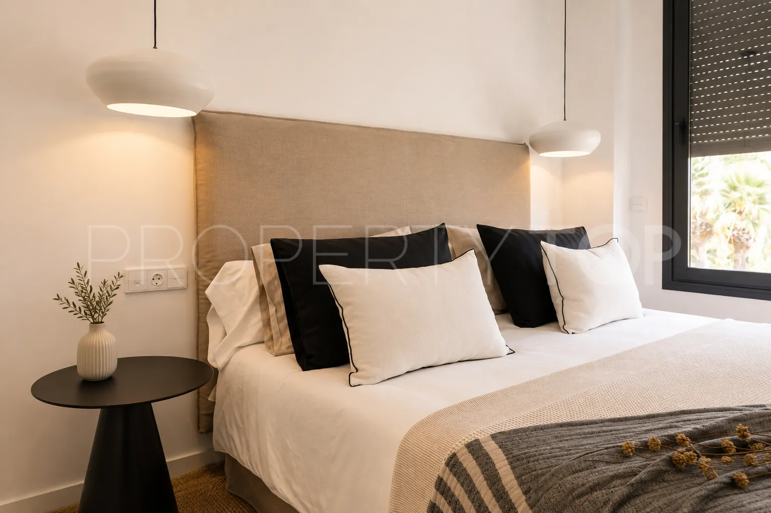 Duplex penthouse for sale in La Carihuela with 2 bedrooms
