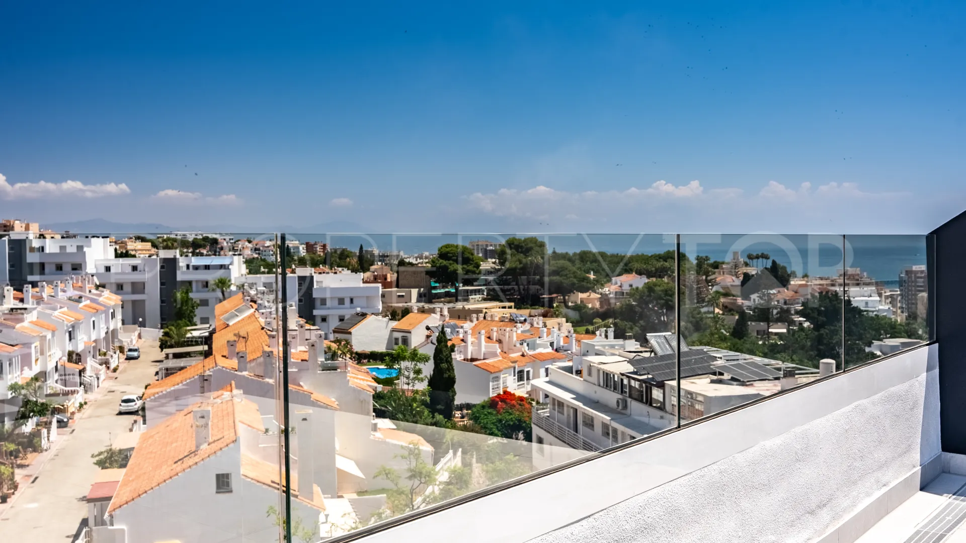 Duplex penthouse for sale in La Carihuela with 2 bedrooms