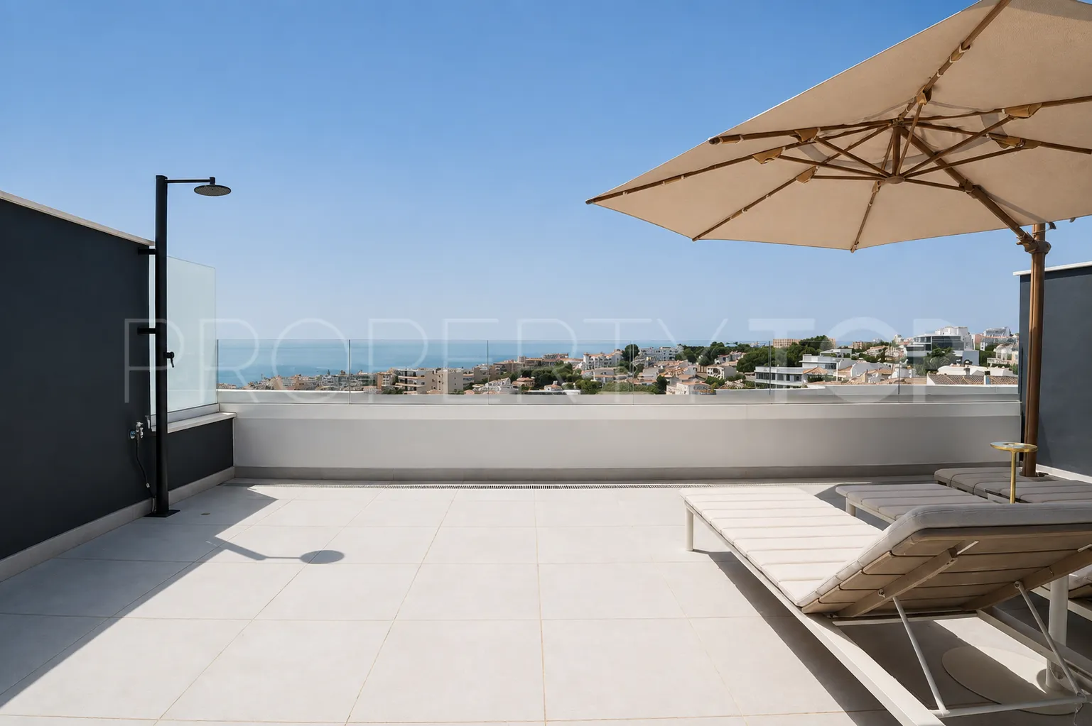 Duplex penthouse for sale in La Carihuela with 2 bedrooms