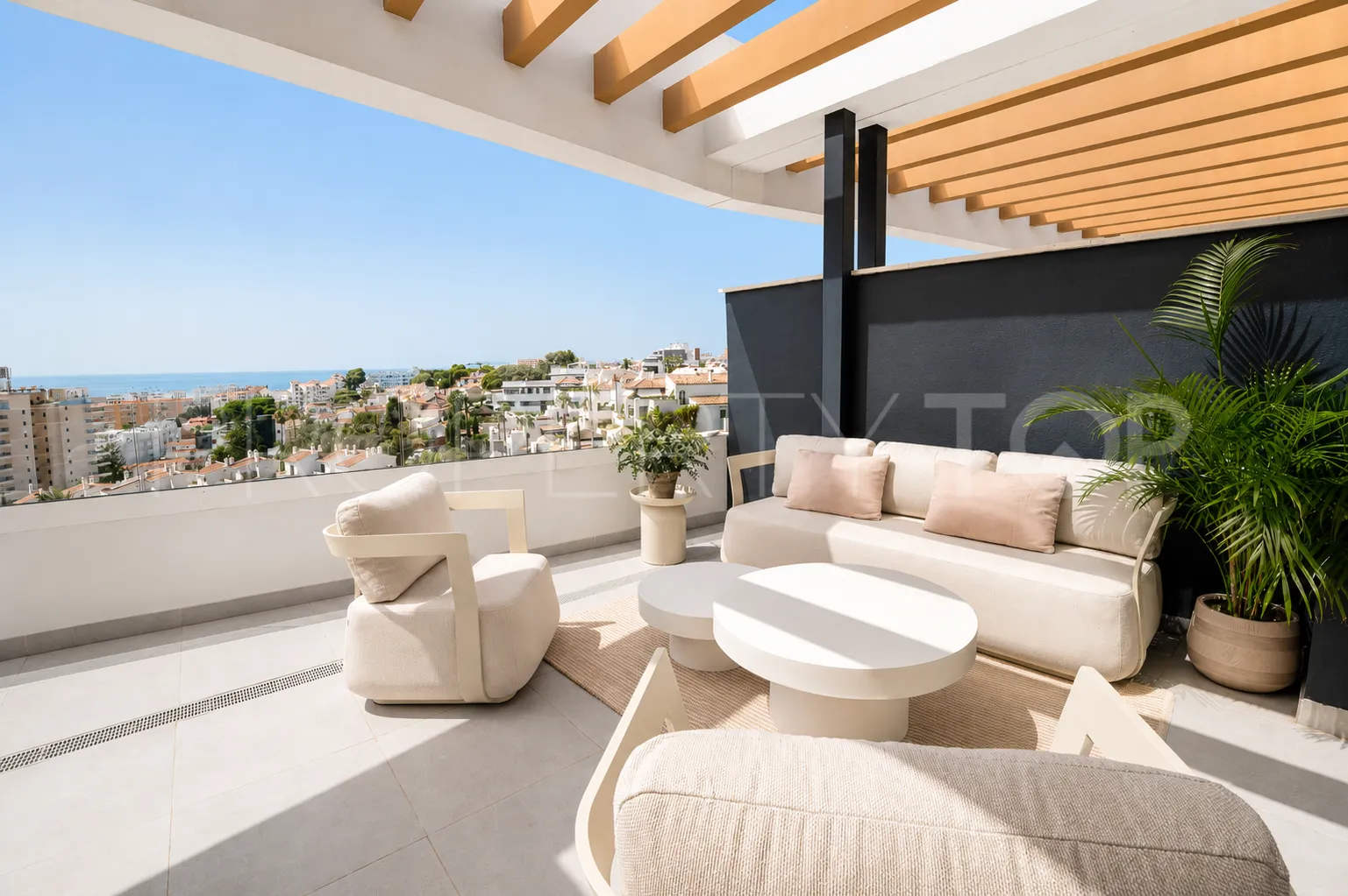 Duplex penthouse for sale in La Carihuela with 2 bedrooms