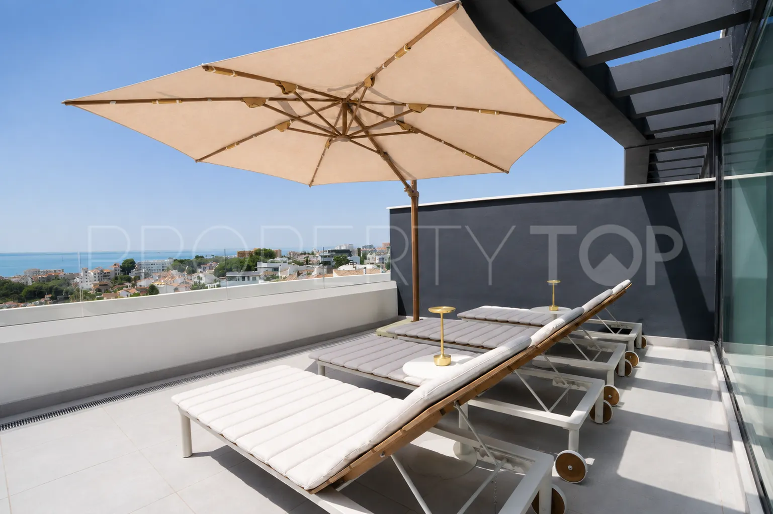 Duplex penthouse for sale in La Carihuela with 2 bedrooms