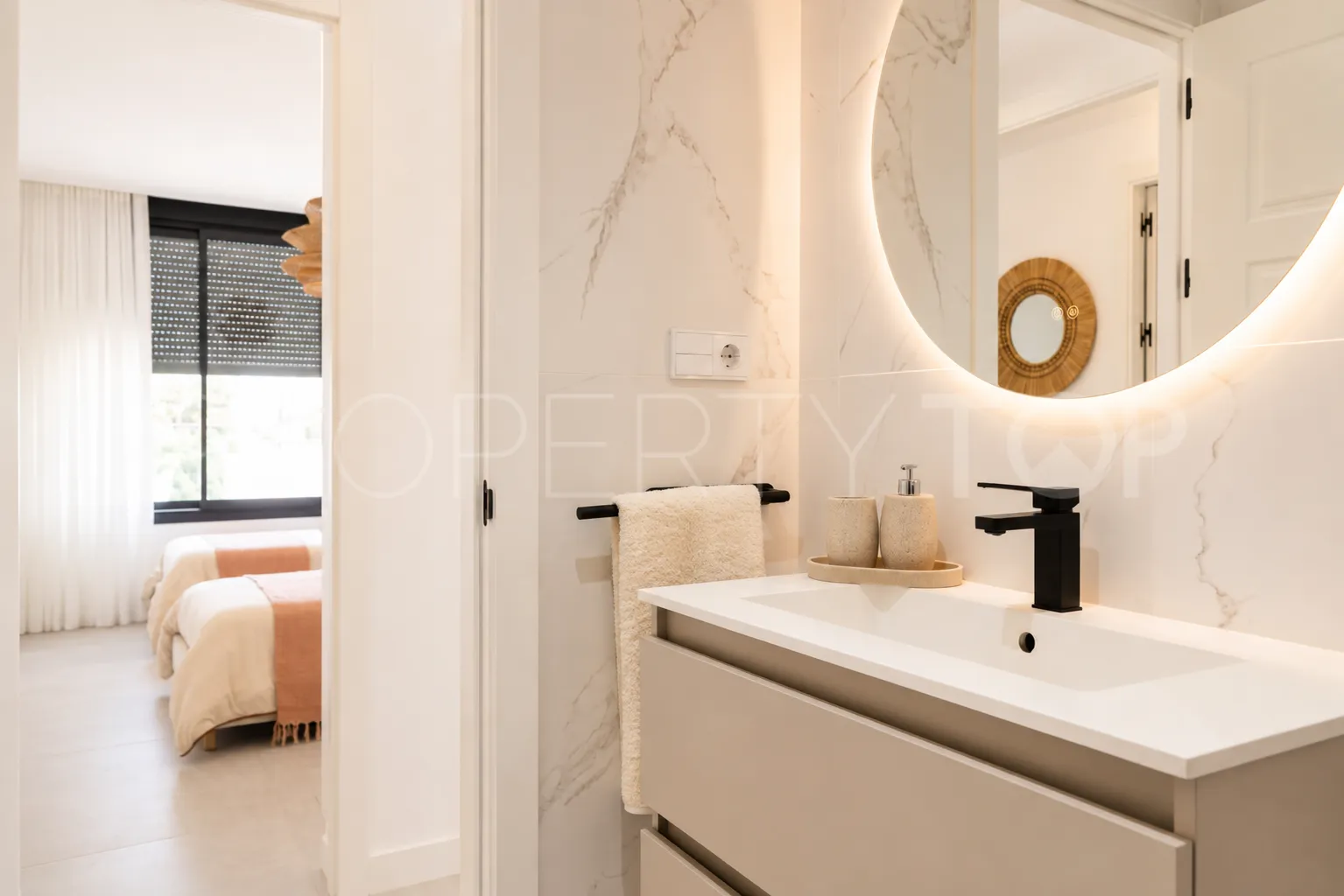 Duplex penthouse for sale in La Carihuela with 2 bedrooms