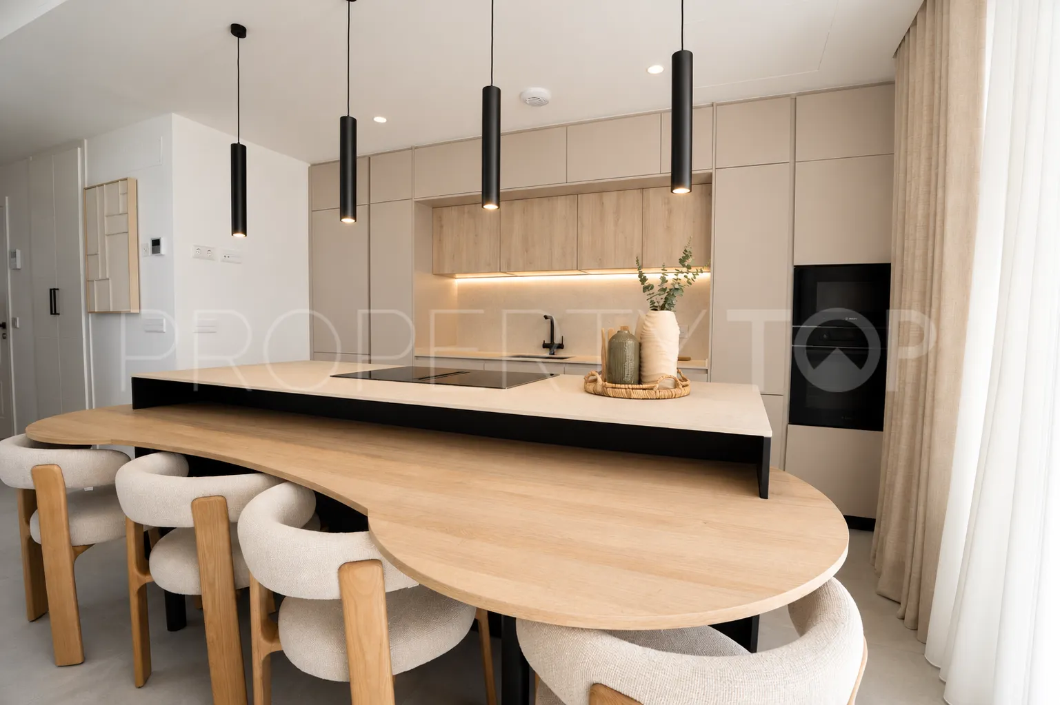 Duplex penthouse for sale in La Carihuela with 2 bedrooms