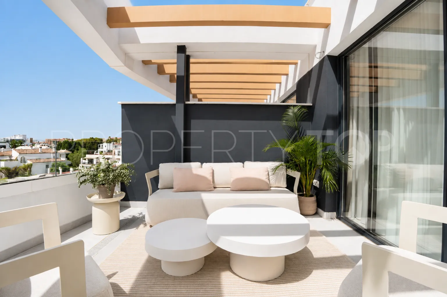 Duplex penthouse for sale in La Carihuela with 2 bedrooms