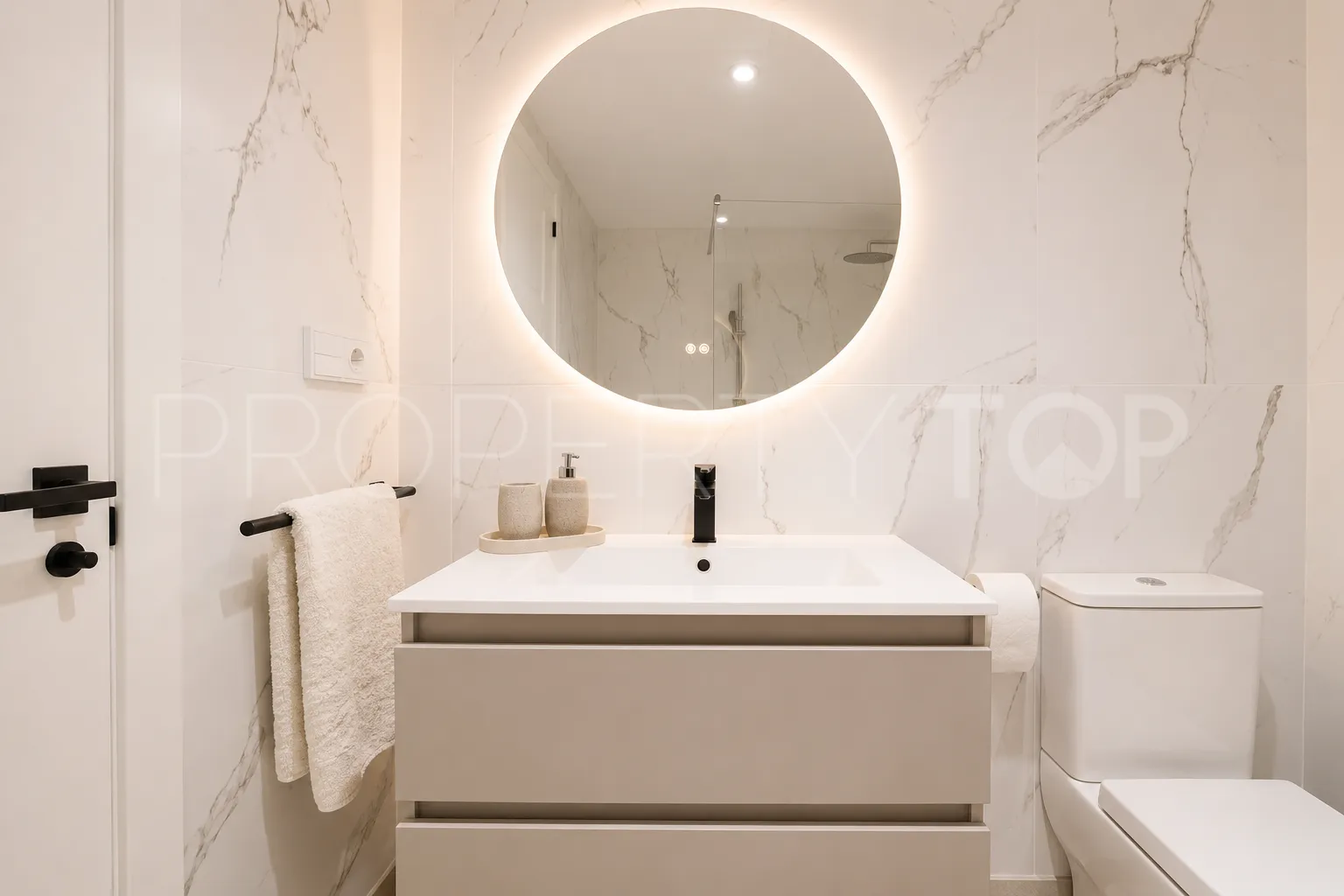 Duplex penthouse for sale in La Carihuela with 2 bedrooms