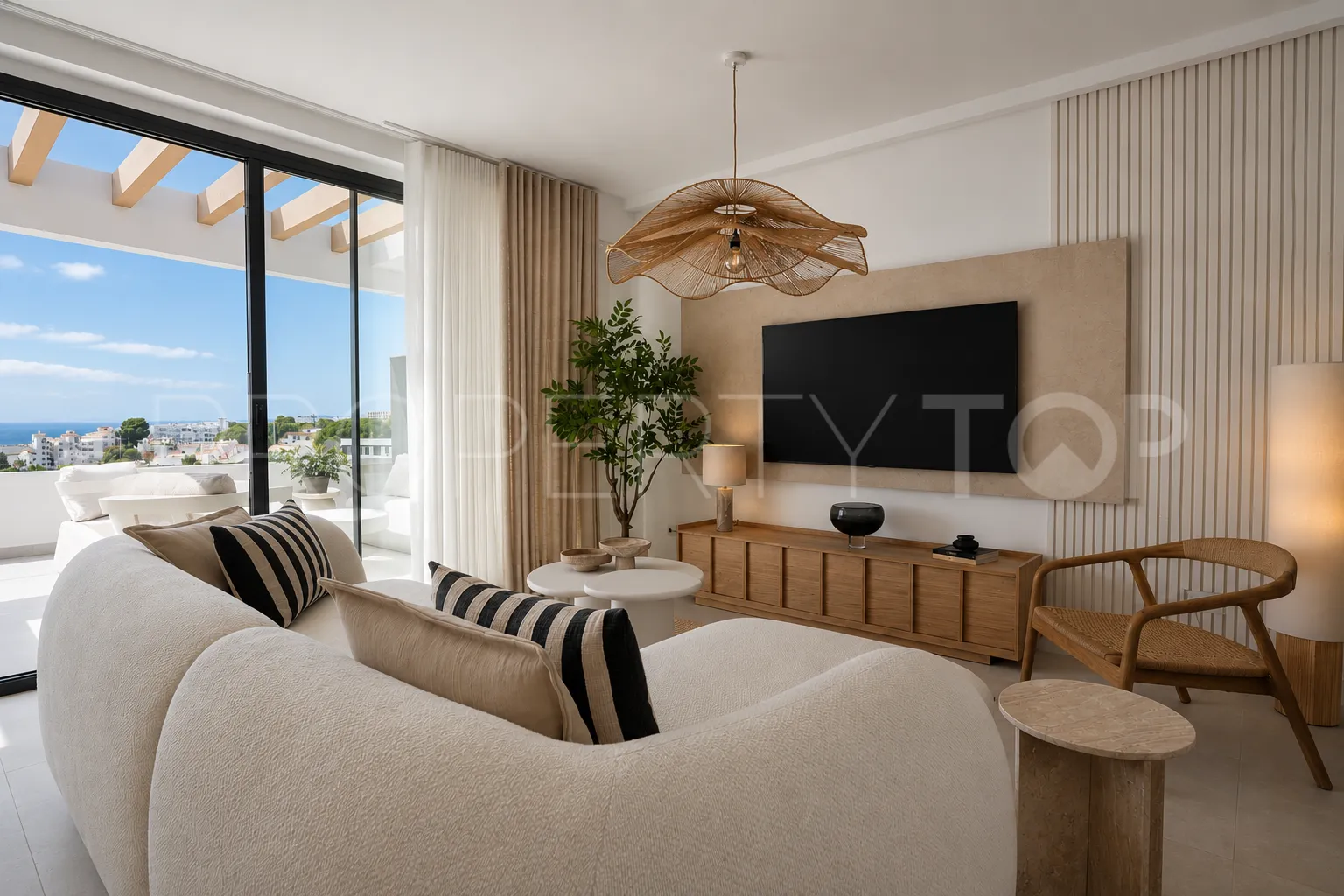 Duplex penthouse for sale in La Carihuela with 2 bedrooms