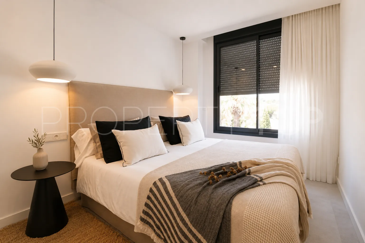Duplex penthouse for sale in La Carihuela with 2 bedrooms