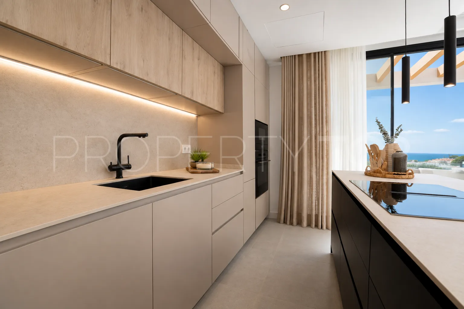 Duplex penthouse for sale in La Carihuela with 2 bedrooms