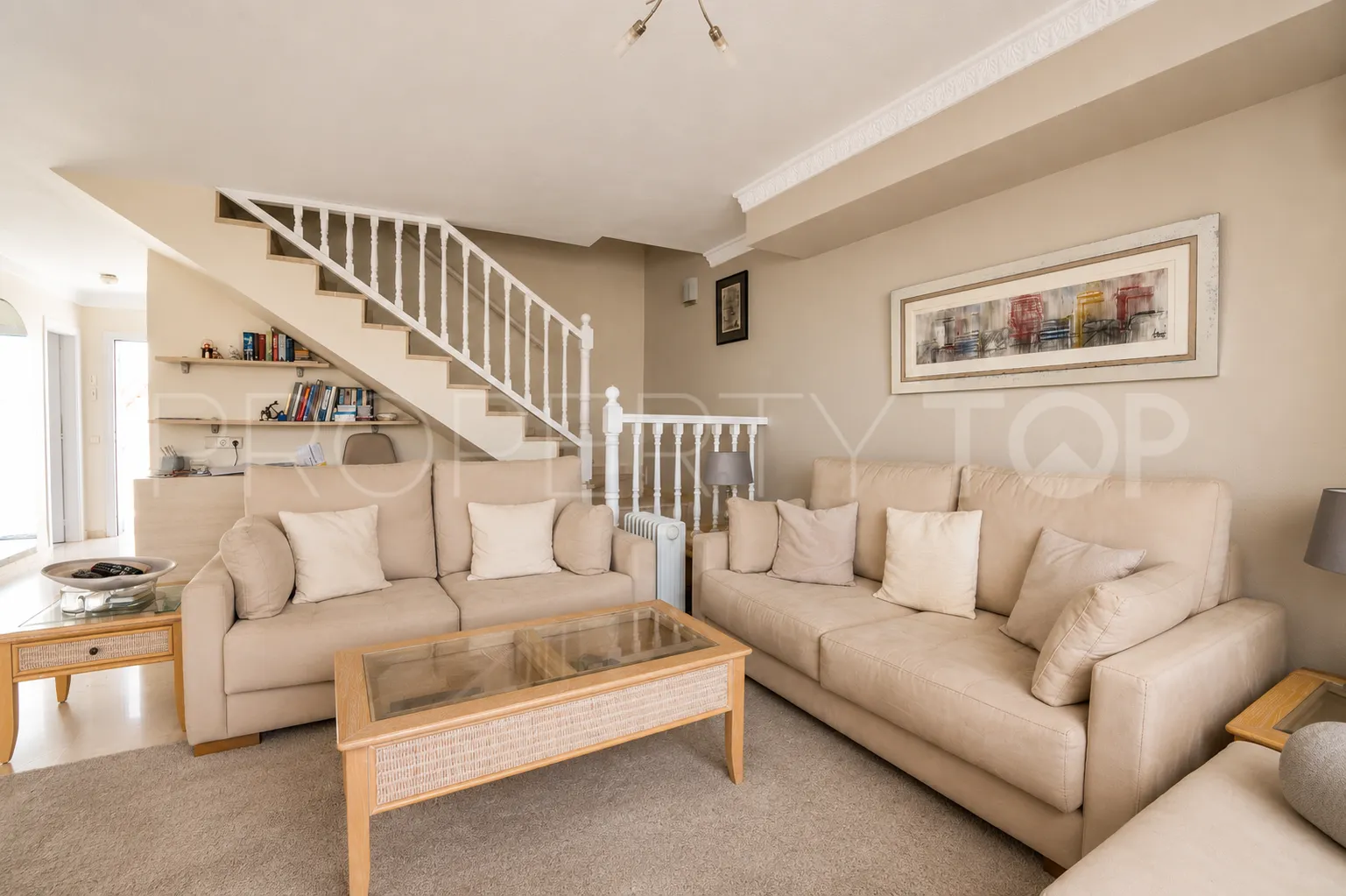For sale duplex with 3 bedrooms in Elviria