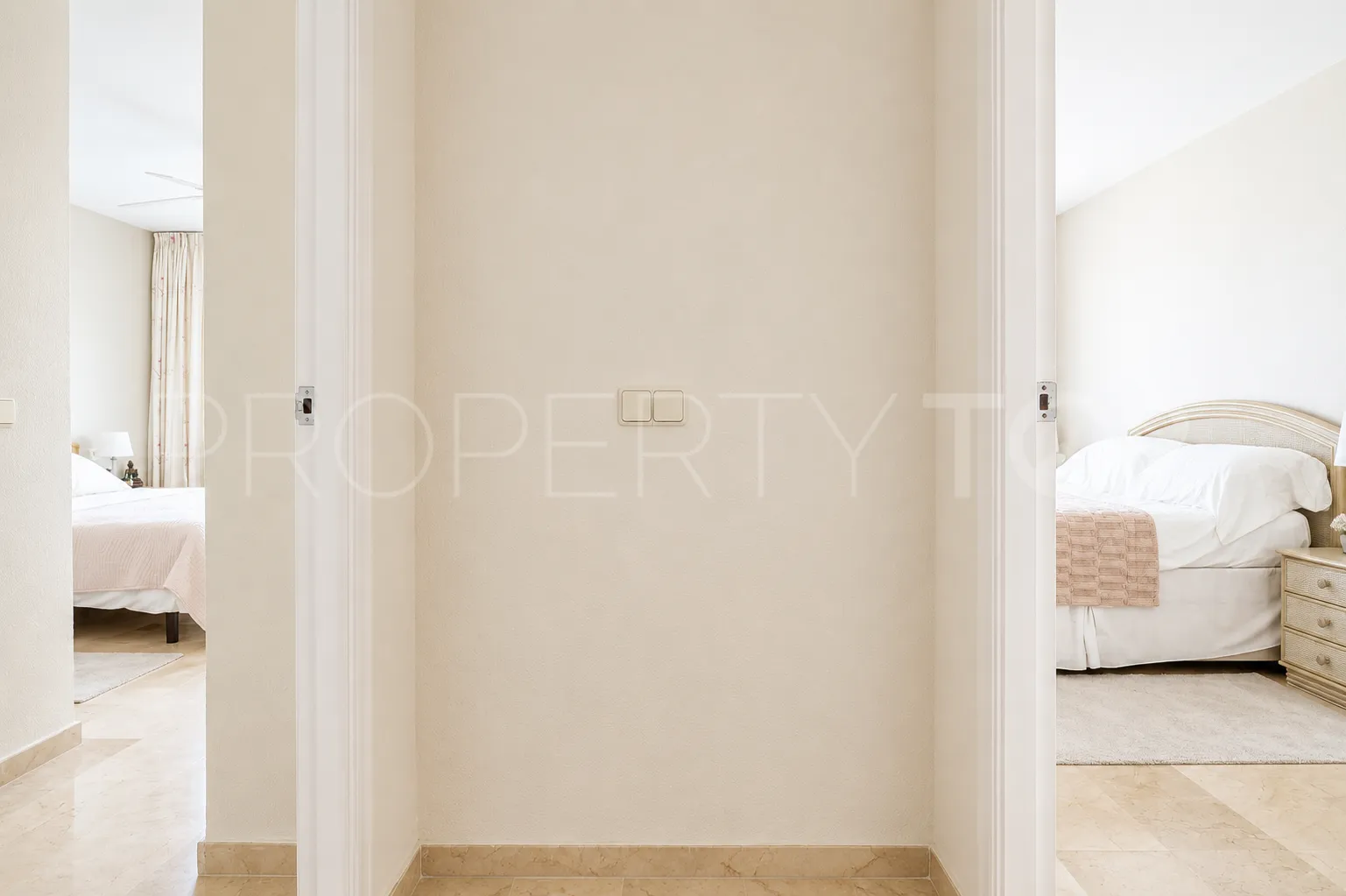 For sale duplex with 3 bedrooms in Elviria
