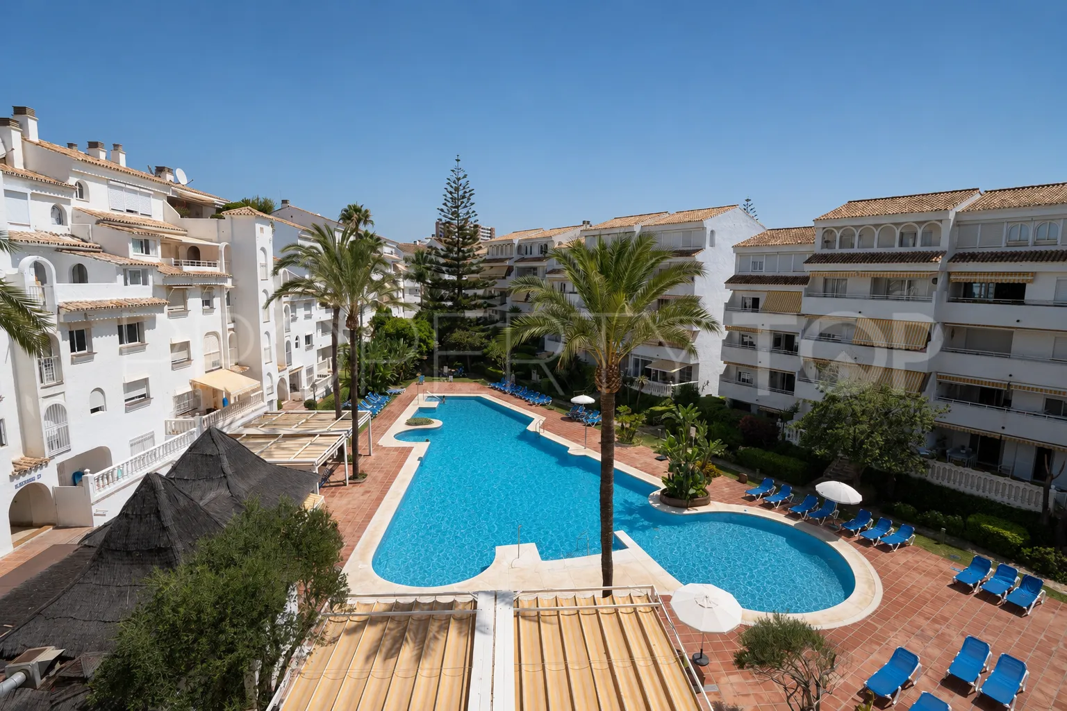 For sale duplex with 3 bedrooms in Elviria