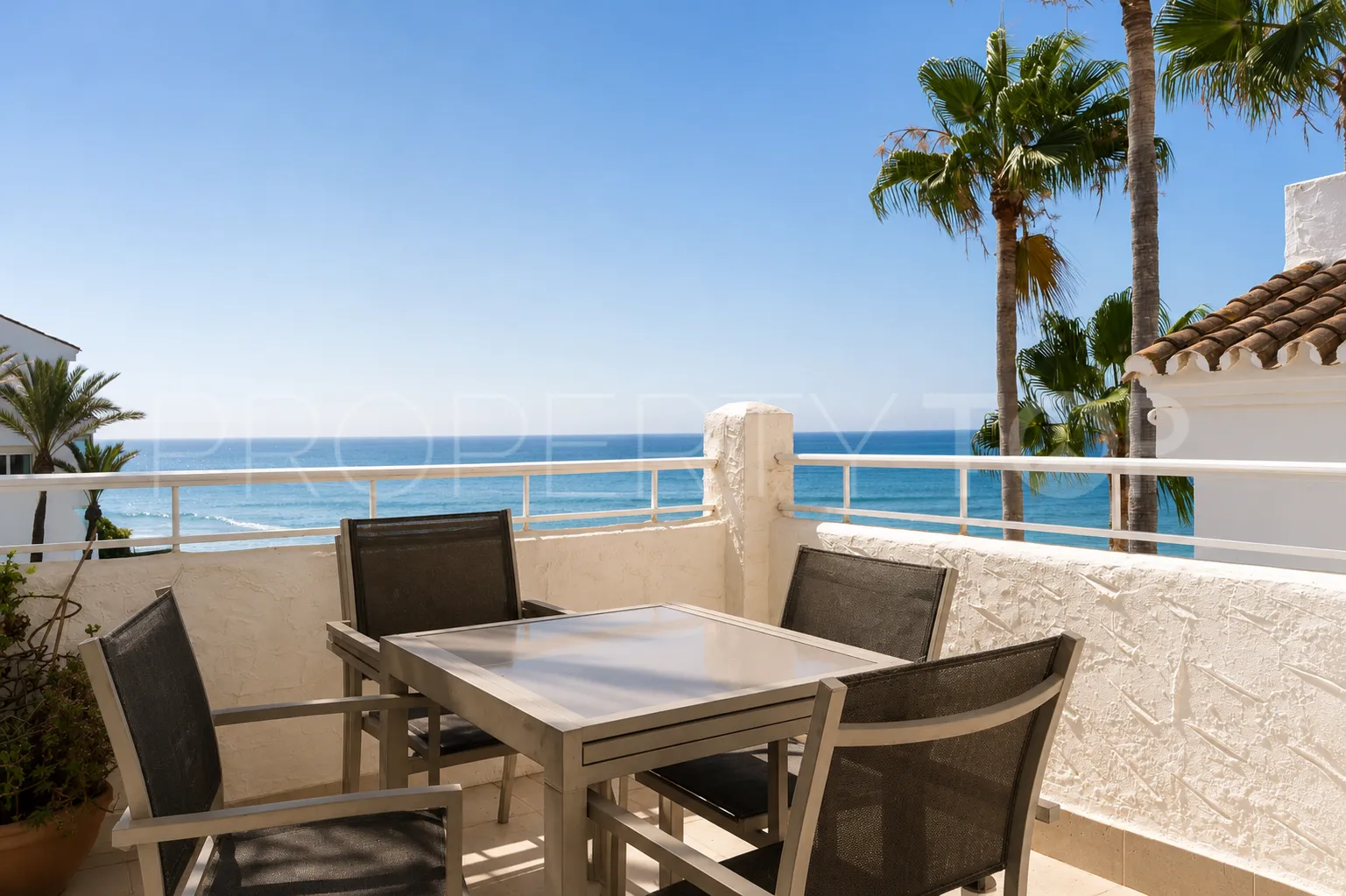 For sale duplex with 3 bedrooms in Elviria