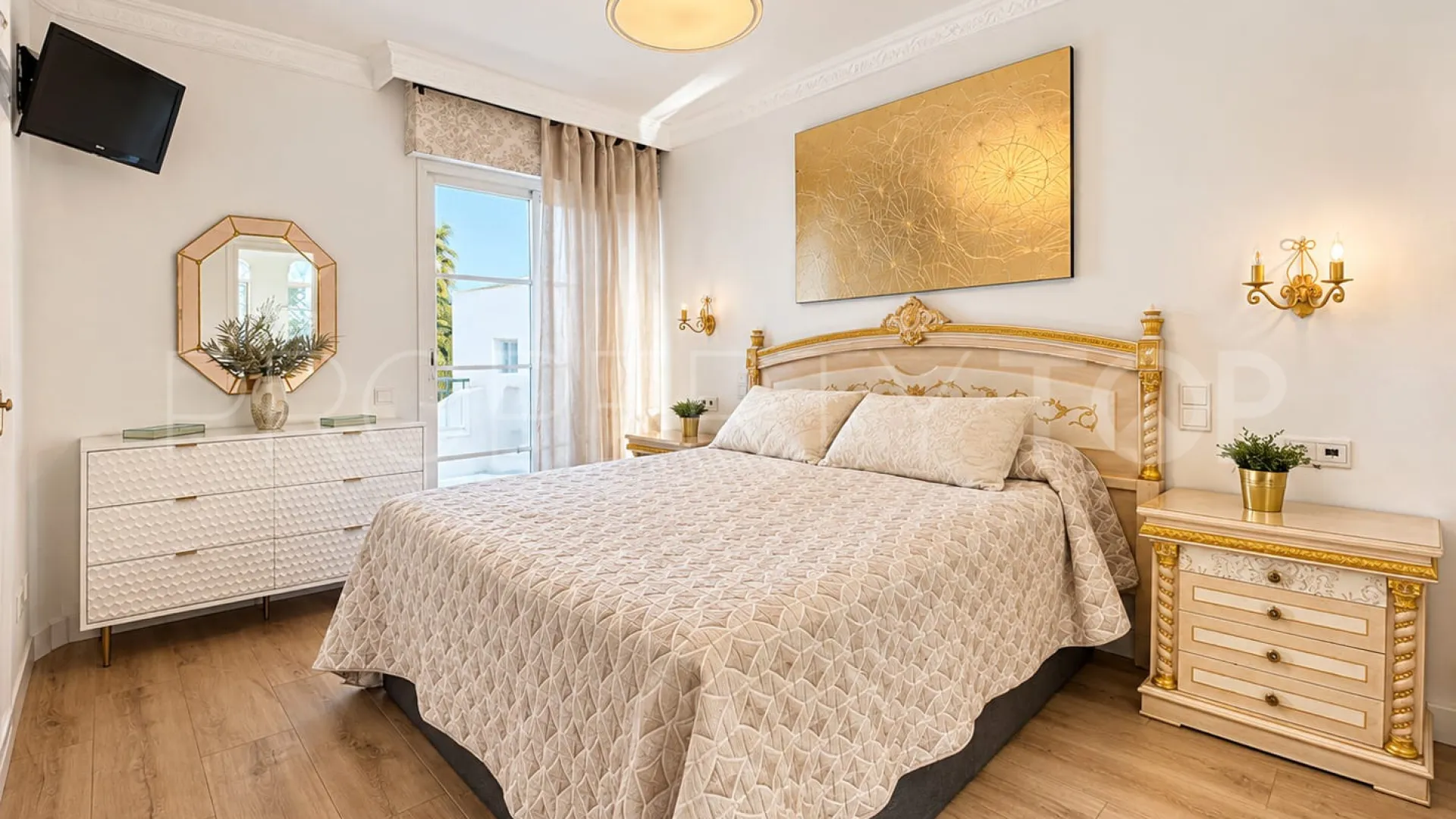 Se vende adosado de 4 dormitorios en Nueva Andalucia