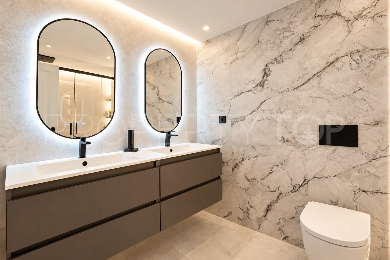 Apartamento planta baja en venta en Nueva Andalucia