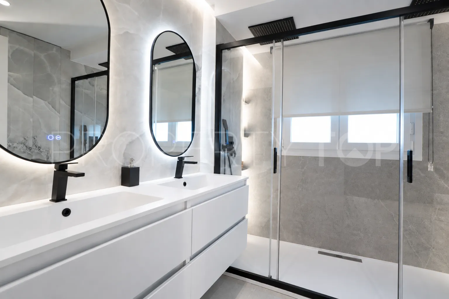 Apartamento planta baja en venta en Nueva Andalucia