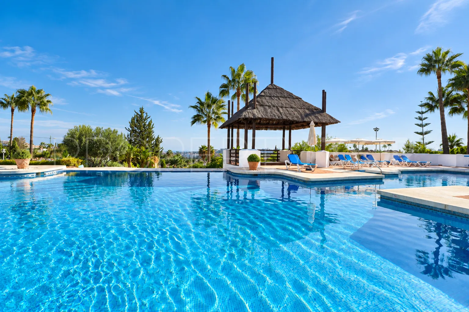Apartamento planta baja en venta en Nueva Andalucia