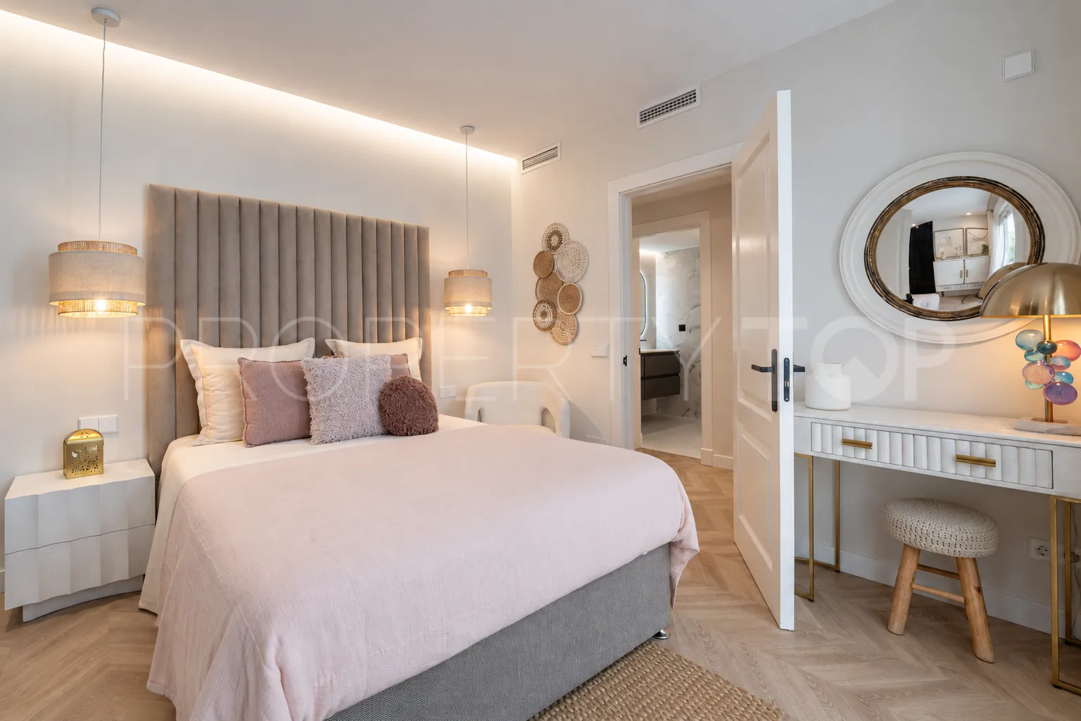 Apartamento planta baja en venta en Nueva Andalucia
